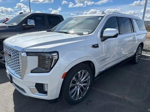 White Frost Tri-Coat 2022 GMC Yukon XL Denali