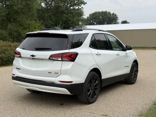 White 2023 Chevrolet Equinox RS 4x4 4dr SUV