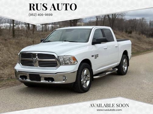 Bright White Clearcoat 2019 RAM 1500 Big Horn