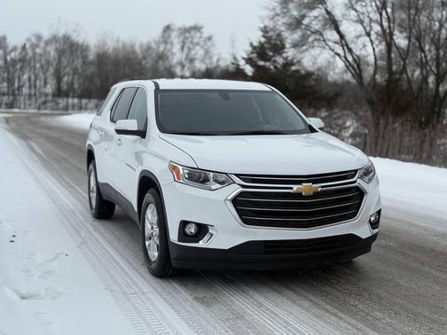 2021 Chevrolet Traverse LT Cloth