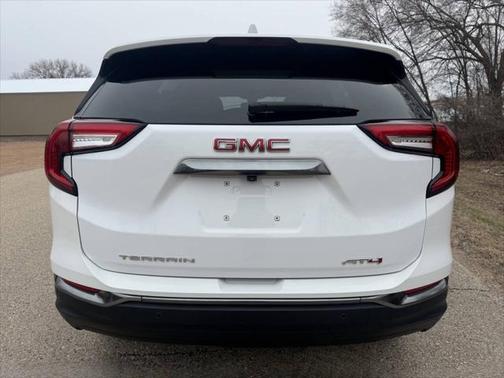 2024 GMC Terrain AWD AT4