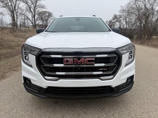 2024 GMC Terrain AWD AT4