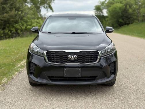 Black 2019 Kia Sorento LX
