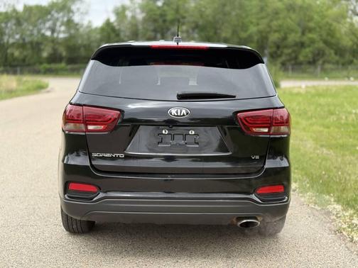Black 2019 Kia Sorento LX
