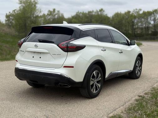 Off White 2022 Nissan Murano SV AWD 4dr SUV