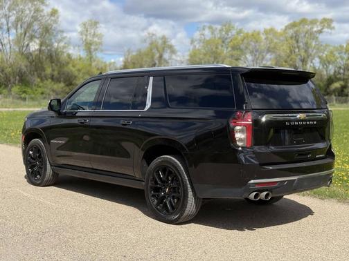 Black 2023 Chevrolet Suburban Premier