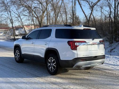 2023 GMC Acadia AWD SLT
