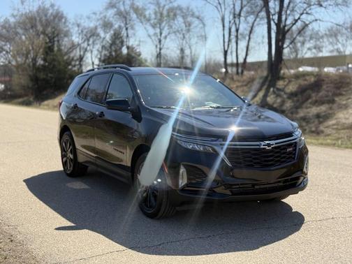 Black 2022 Chevrolet Equinox RS 4x4 4dr SUV