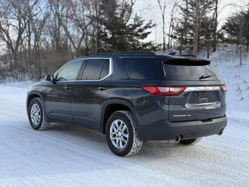 2021 Chevrolet Traverse LT Cloth