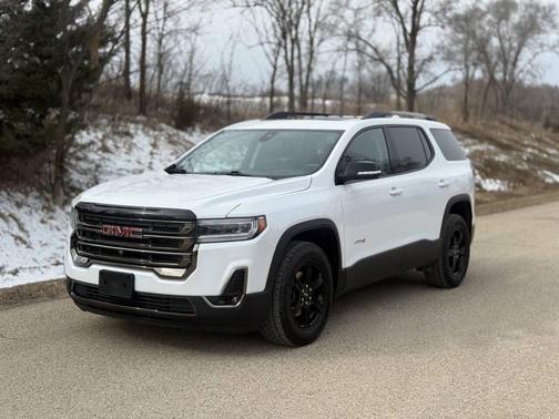 2023 GMC Acadia AWD AT4
