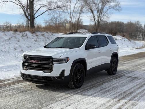 2023 GMC Acadia AWD AT4
