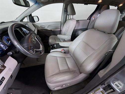 Silver Sky Metallic 2016 Toyota Sienna XLE