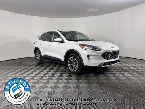 Star White Metallic Tri-Coat 2022 Ford Escape SEL