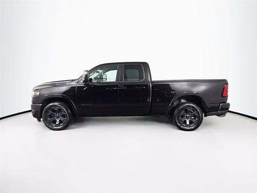 Diamond Black Crystal Pearlcoat 2025 RAM 1500 Big Horn/Lone Star