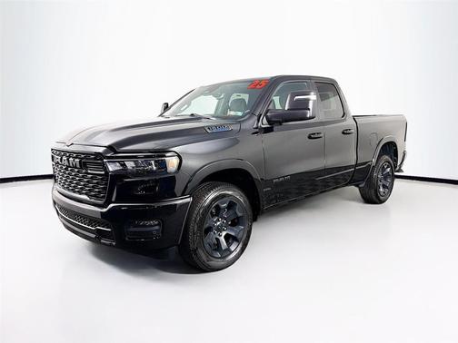 Diamond Black Crystal Pearlcoat 2025 RAM 1500 Big Horn/Lone Star