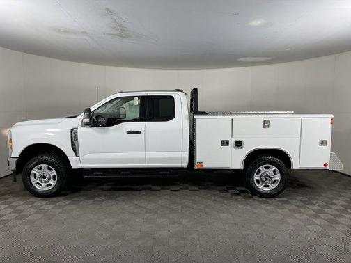 2025 Ford F-350 XLT