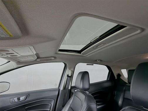 Smoke 2018 Ford EcoSport Titanium