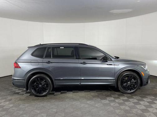 2022 Volkswagen Tiguan 2.0T SE R-Line Black 4MOTION