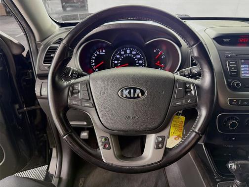 Ebony Black 2014 Kia Sorento LX