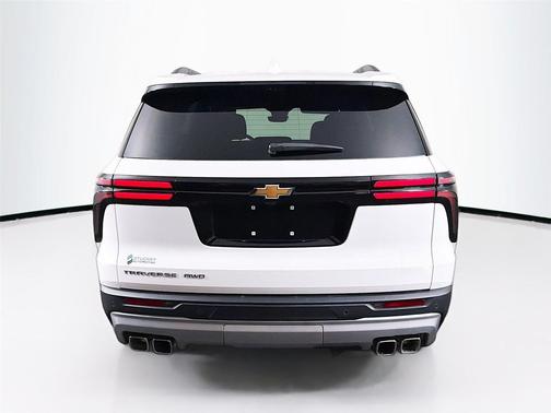 Summit White 2026 Chevrolet Traverse LT