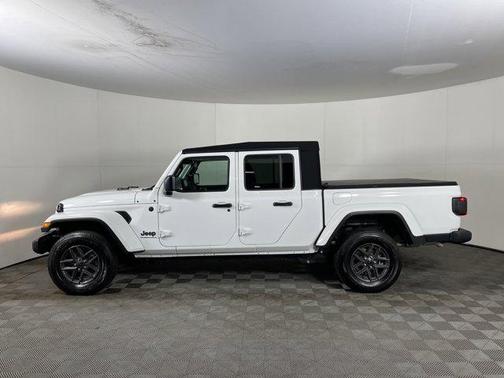 2024 Jeep Gladiator Sport S
