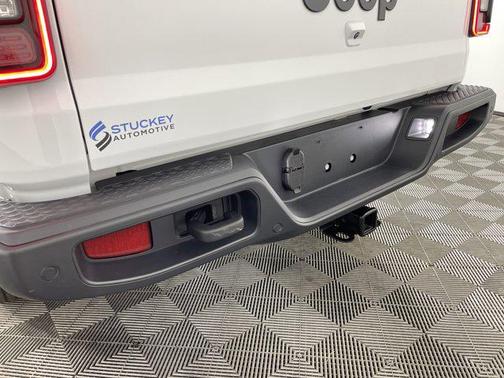 2024 Jeep Gladiator Sport S