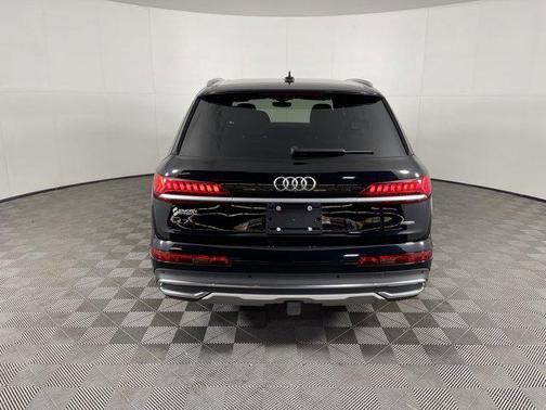 2021 Audi Q7 55 Prestige