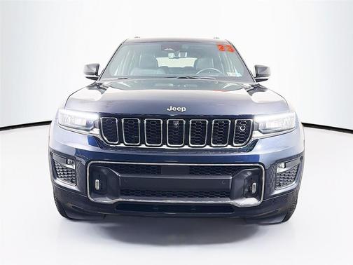 Midnight Sky 2023 Jeep Grand Cherokee L Overland
