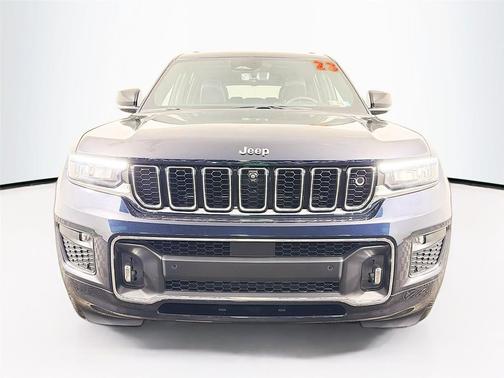 Midnight Sky 2023 Jeep Grand Cherokee L Overland