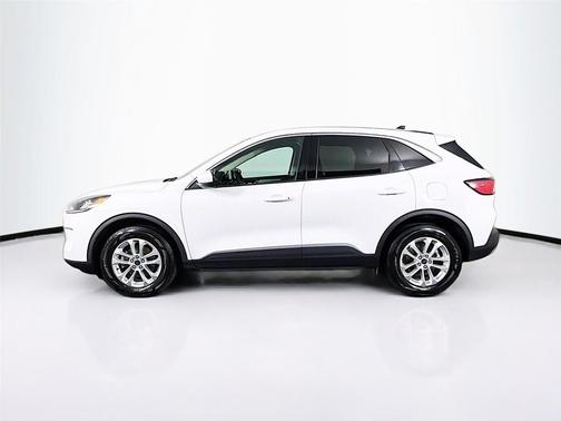 Oxford White 2020 Ford Escape SE