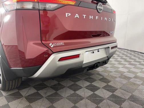 2023 Nissan Pathfinder Platinum 4WD