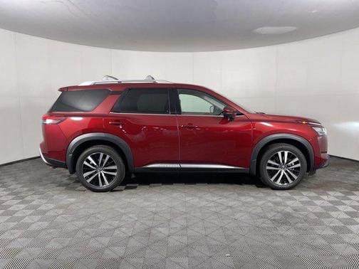 2023 Nissan Pathfinder Platinum 4WD