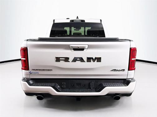 Ivory White Tri-Coat Pearlcoat 2025 RAM 1500 ST