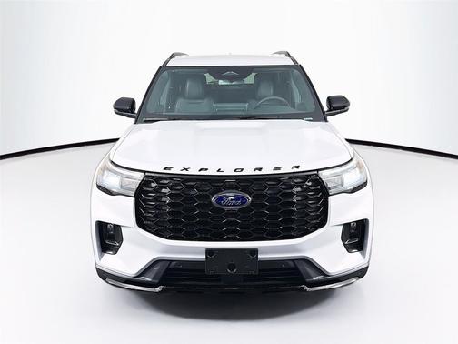 Space White Metallic 2026 Ford Explorer ST-Line
