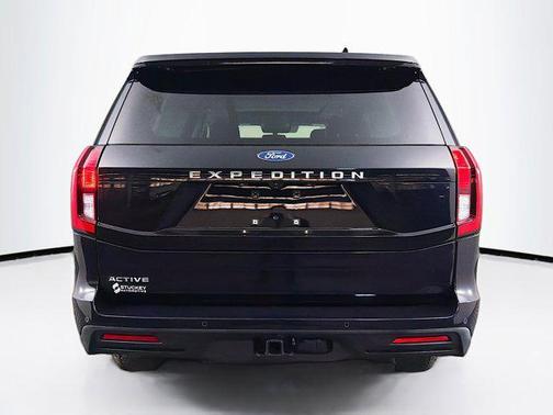 Agate Black Metallic 2025 Ford Expedition Active