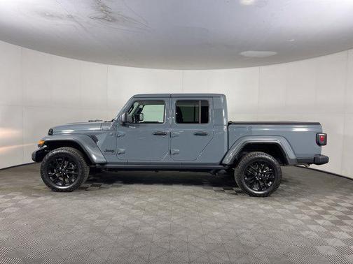 2024 Jeep Gladiator Nighthawk