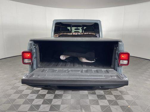 2024 Jeep Gladiator Nighthawk