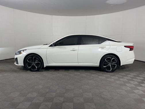 2023 Nissan Altima SR Intelligent AWD