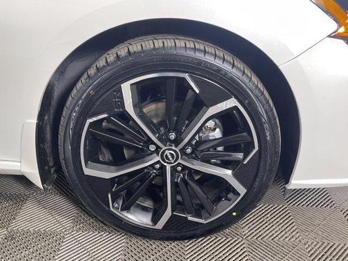 2023 Nissan Altima SR Intelligent AWD