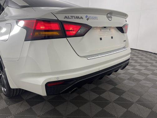 2023 Nissan Altima SR Intelligent AWD