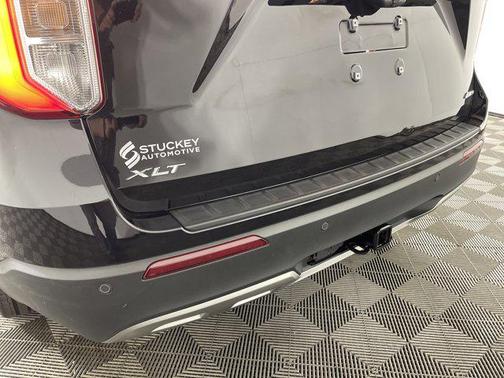 Agate Black Metallic 2022 Ford Explorer XLT