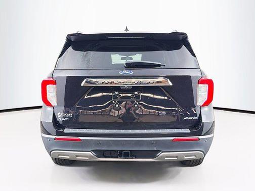 Agate Black Metallic 2022 Ford Explorer XLT