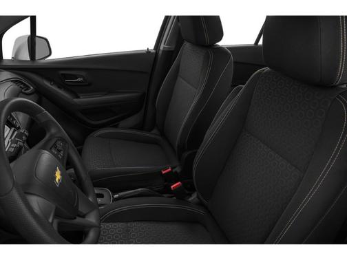 Summit White 2018 Chevrolet Trax LS