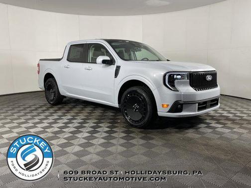 Space White Metallic 2026 Ford Maverick Lobo Standard