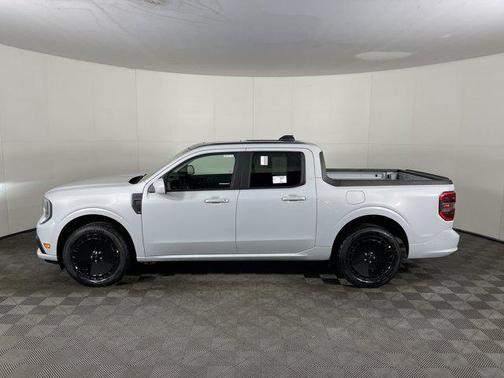 Space White Metallic 2026 Ford Maverick Lobo Standard