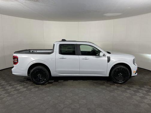 Space White Metallic 2026 Ford Maverick Lobo Standard