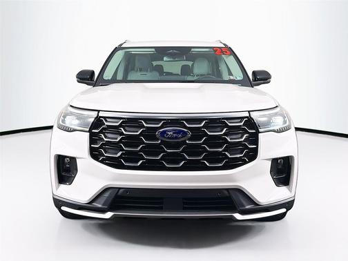 Star White Metallic Tri-Coat 2025 Ford Explorer Platinum