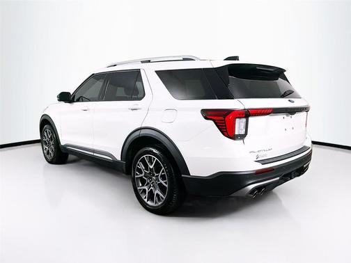 Star White Metallic Tri-Coat 2025 Ford Explorer Platinum