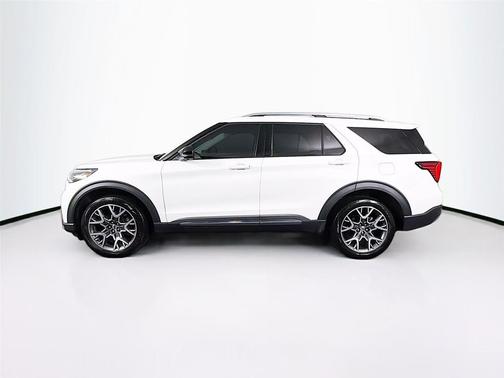 Star White Metallic Tri-Coat 2025 Ford Explorer Platinum