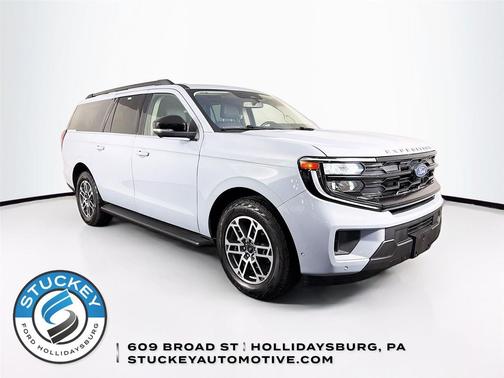 Glacier Gray Metallic TriCoat 2025 Ford Expedition Max Active 4x4